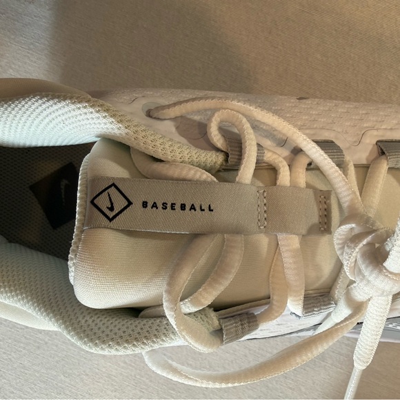 Nike Baseball Cleats FD6255-104 White/Black Men’s Size 14 NEW main image 4